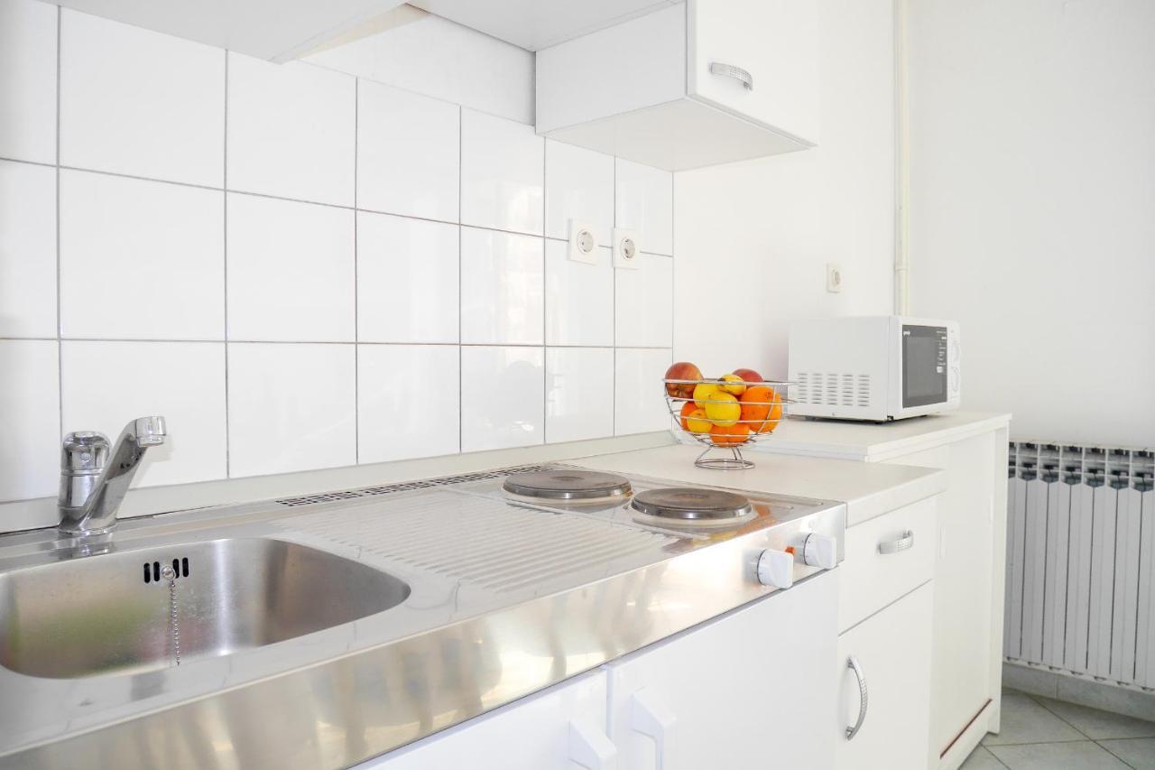 Apartments Beach Dugi Rat Exterior photo