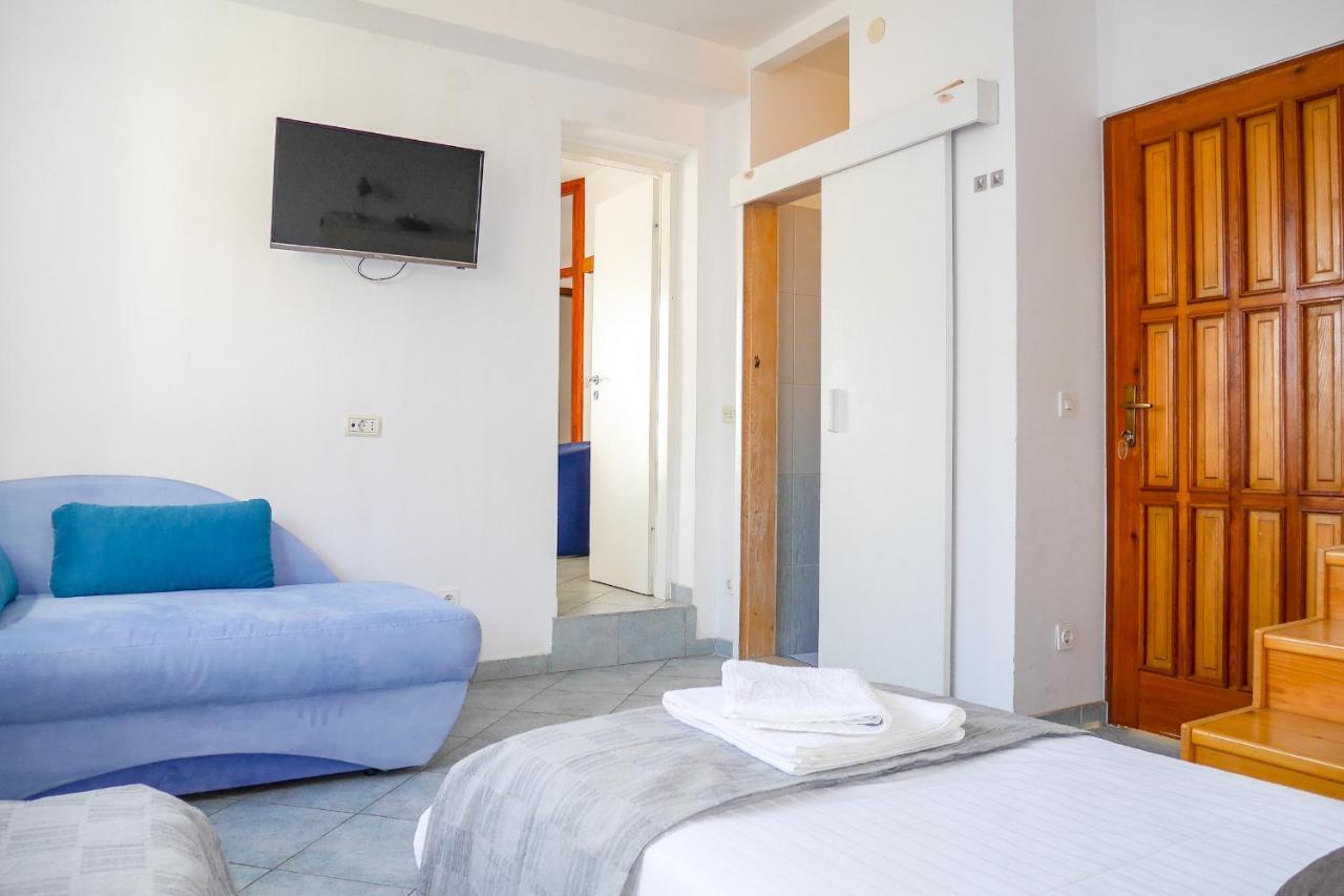 Apartments Beach Dugi Rat Exterior photo