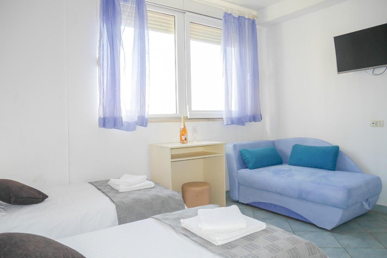 Apartments Beach Dugi Rat Exterior photo
